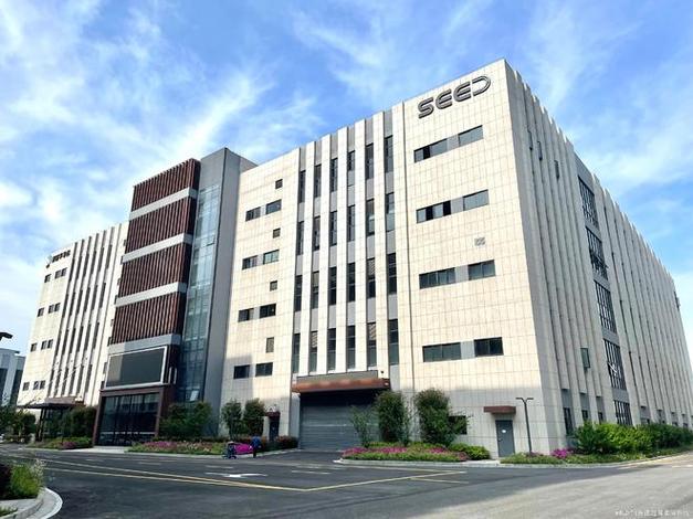 2026年半导体集成电路制造厂甄选 UTG柔性玻璃良率与量产的产业博弈